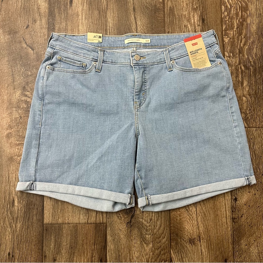 Levi's Mid Length Hypersoft Stretchy Shorts Women's Size 16 W Blue Denim